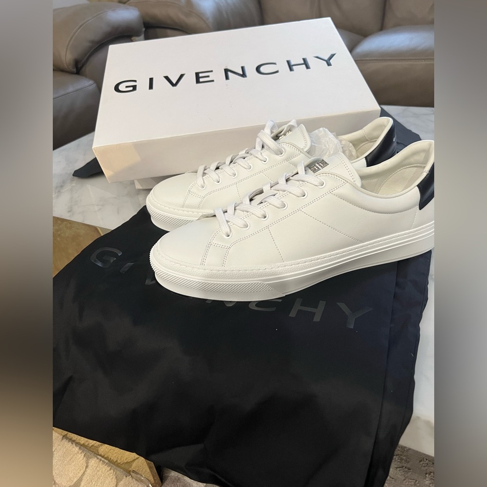 Givenchy Men's White and Black Sneakers